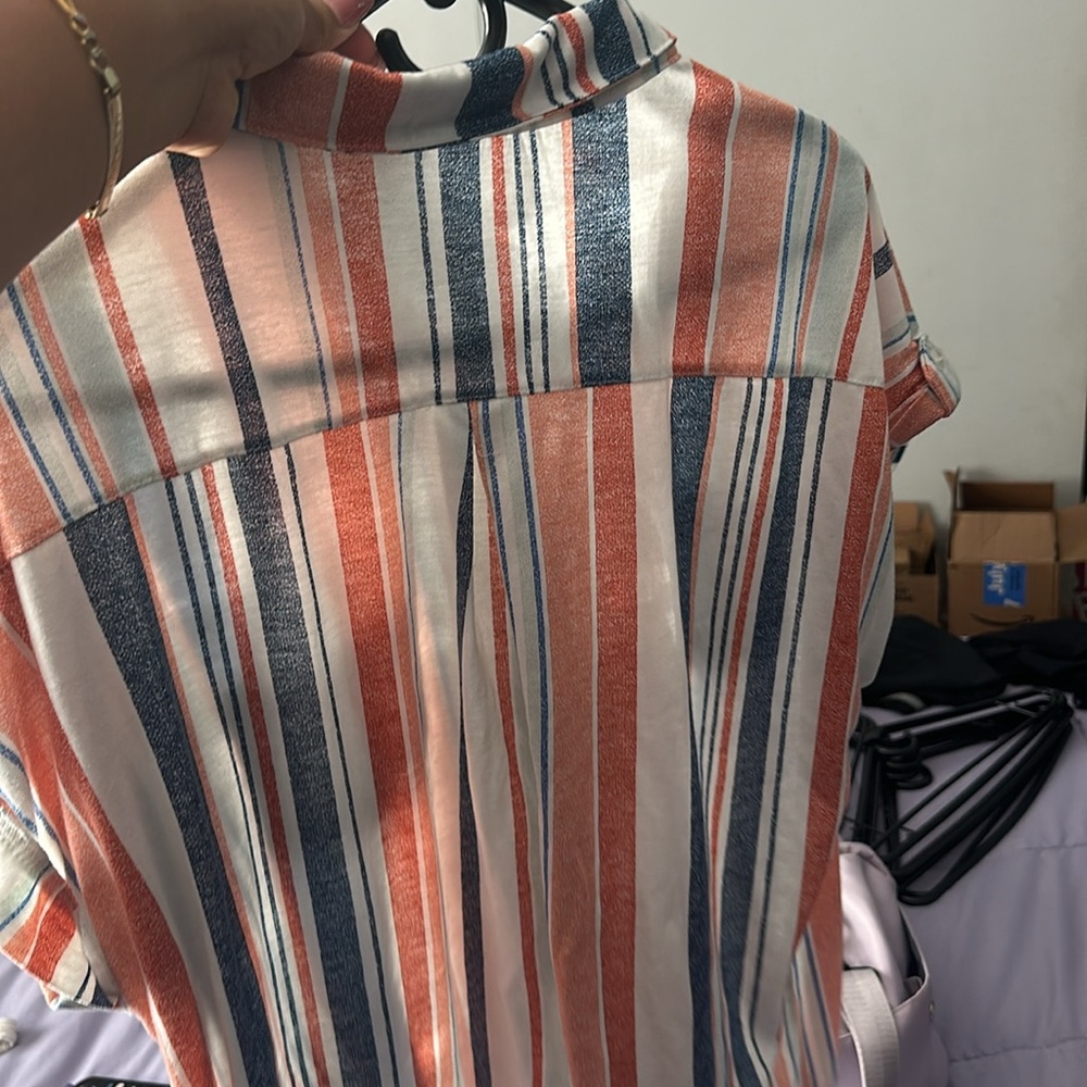 Used blouse - Picture 2 of 3